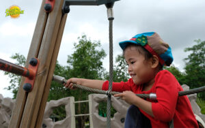 Read more about the article Outdoor Challenges That Build Resilience and Team Spirit